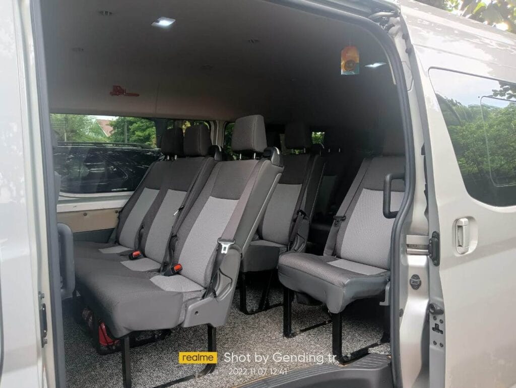 tips rental mobil hiace jakarta