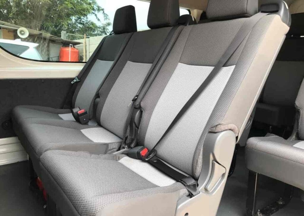 Keuntungan Sewa Hiace untuk Perjalanan Luar Kota