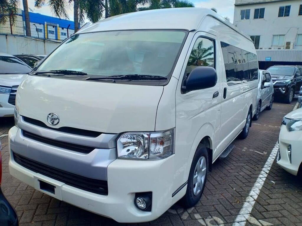 tips rental mobil hiace jakarta